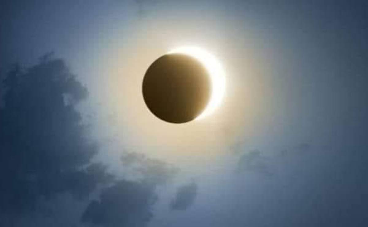 Especialistas en SLP emiten recomendaciones para evitar riesgos visuales durante el eclipse solar