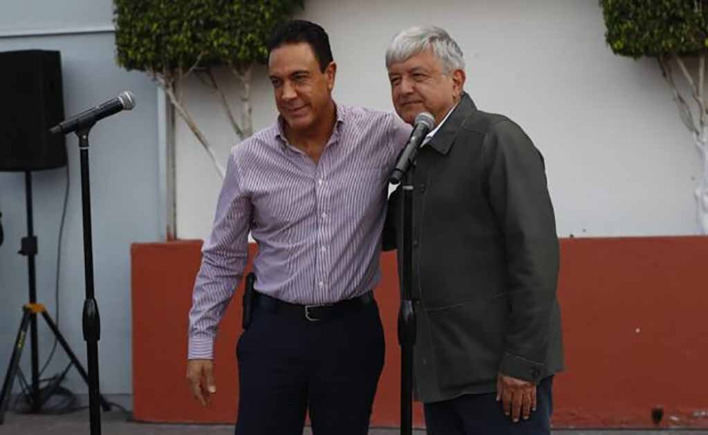 El presidente electo, Andrés Manuel López Obrador en reunión con el gobernador de Hidalgo, Omar Fayad (YADIN XOLALPA. EL UNIVERSAL)