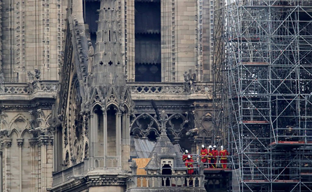 Incendio en Notre Dame, totalmente apagado, señalan bomberos