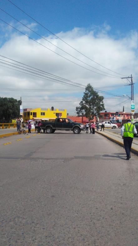 Vecinos de Ciudad 2000 protestan por fuga de aguas negras