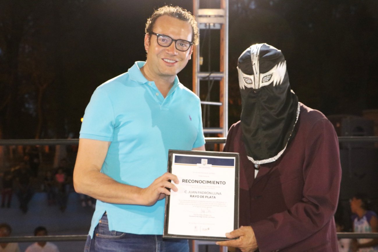 Ayuntamiento de SLP rindió homenaje a “El Rayo de Plata”