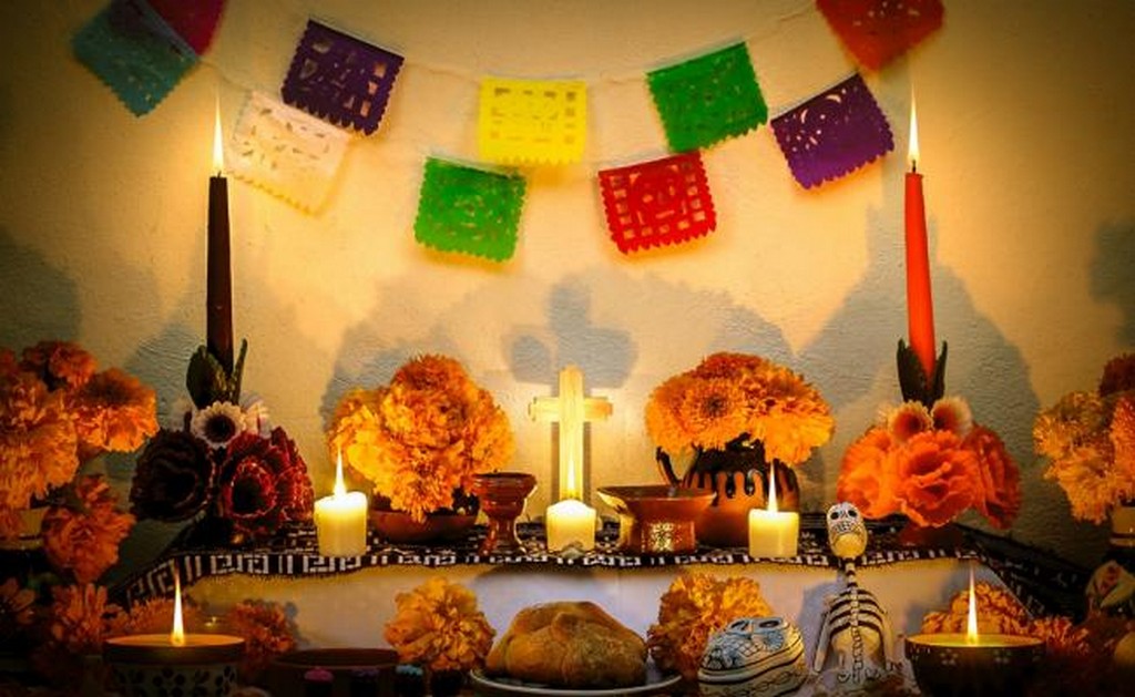  La ofrenda, un colorido ritual para reencontrarse con los difuntos