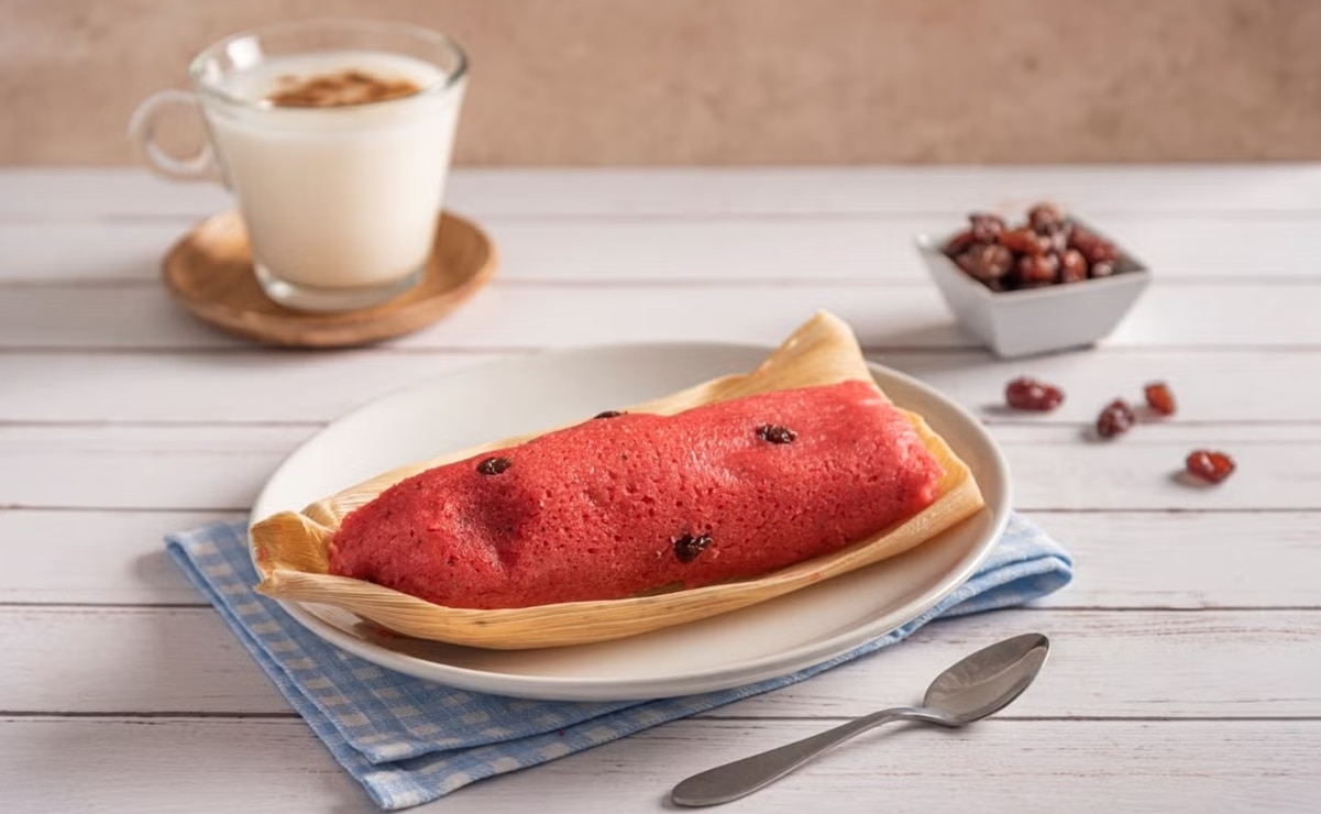 ¿Por qué los tamales de dulce son de color rosa? 