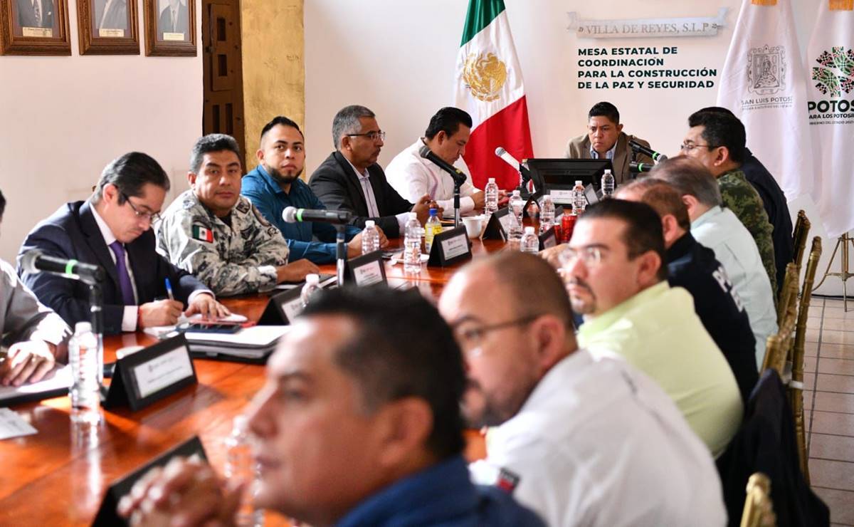 Gallardo pide apoyo de municipios en seguridad durante mesa de construcción de paz en Villa de Reyes 