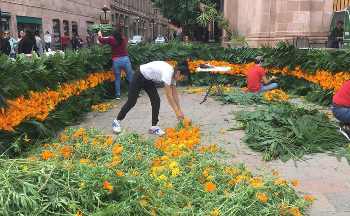 Inician preparativos para el Xantolo en el Centro Histórico de SLP; conoce las actividades