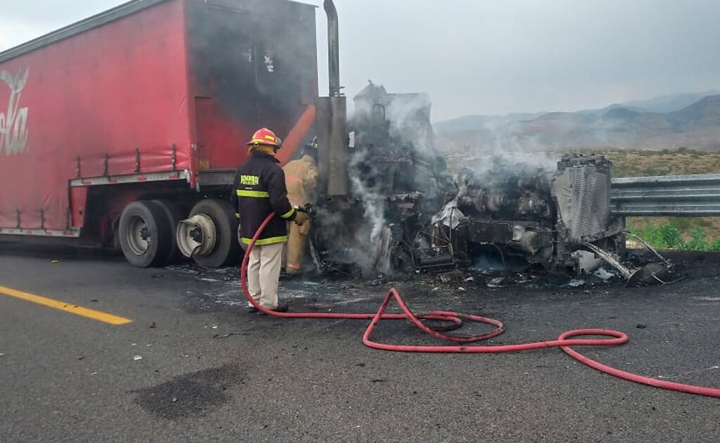 Conductor sobrevive a fuerte choque 