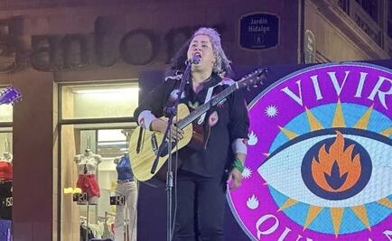 Rumbo al 8M: con canciones de lucha, Vivir Quintana hizo retumbar el Centro Histórico de SLP