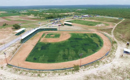 Arranca Gallardo construcción de Unidad Deportiva en Cedral; obra beneficiará a familias del Altiplano potosino