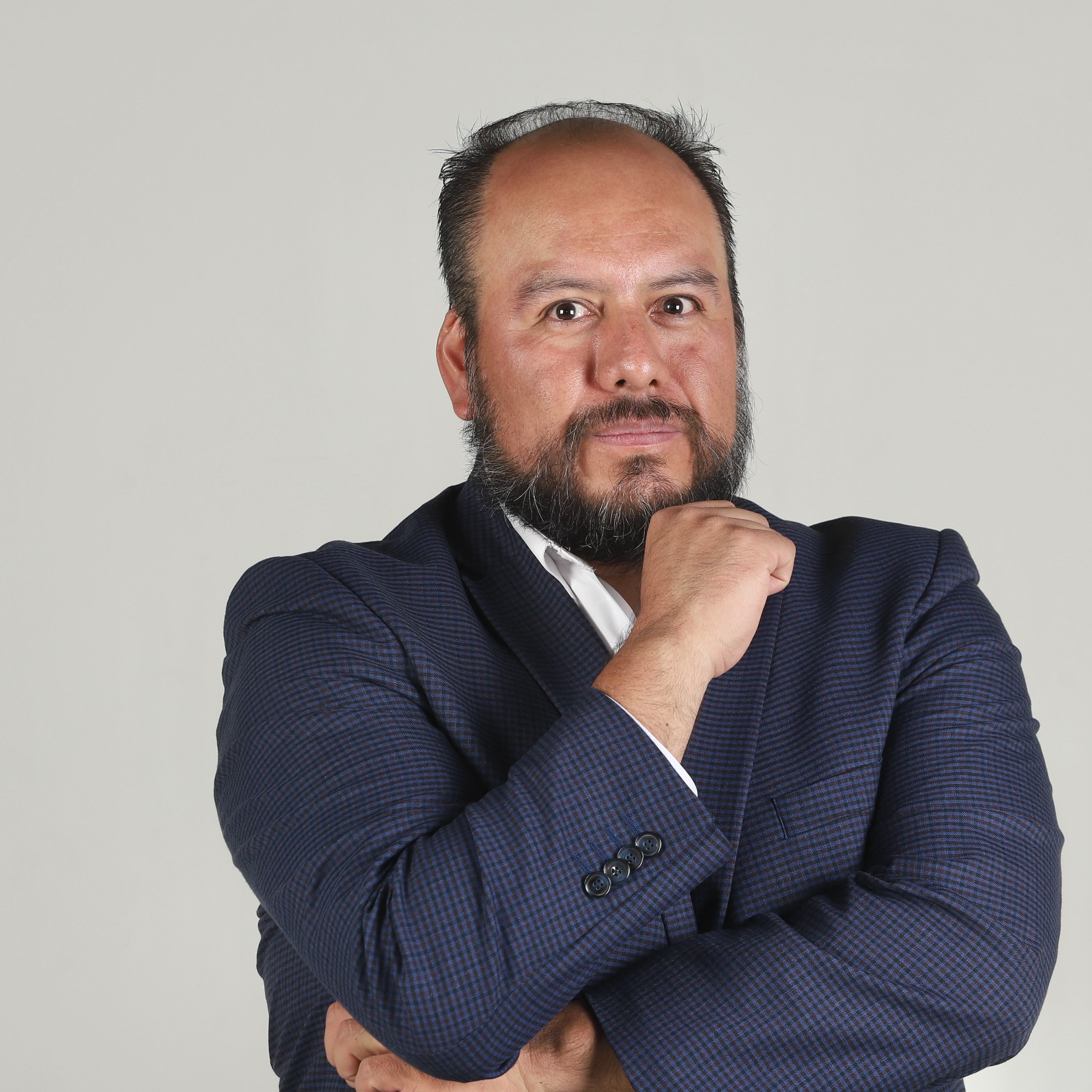 Logo de Alberto Morales