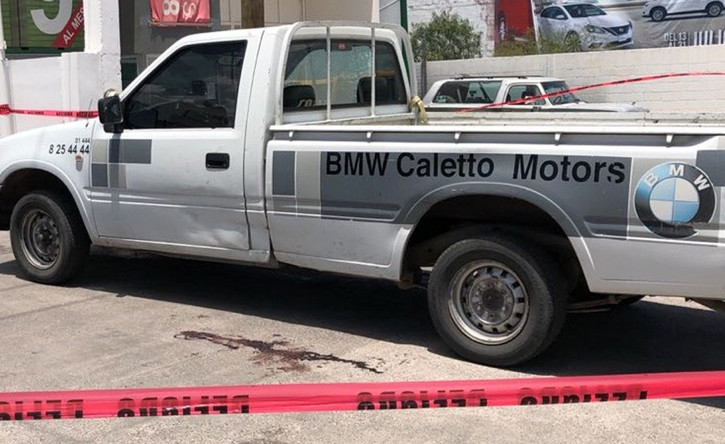  Detonaciones en BMW de carretera  , un lesionado