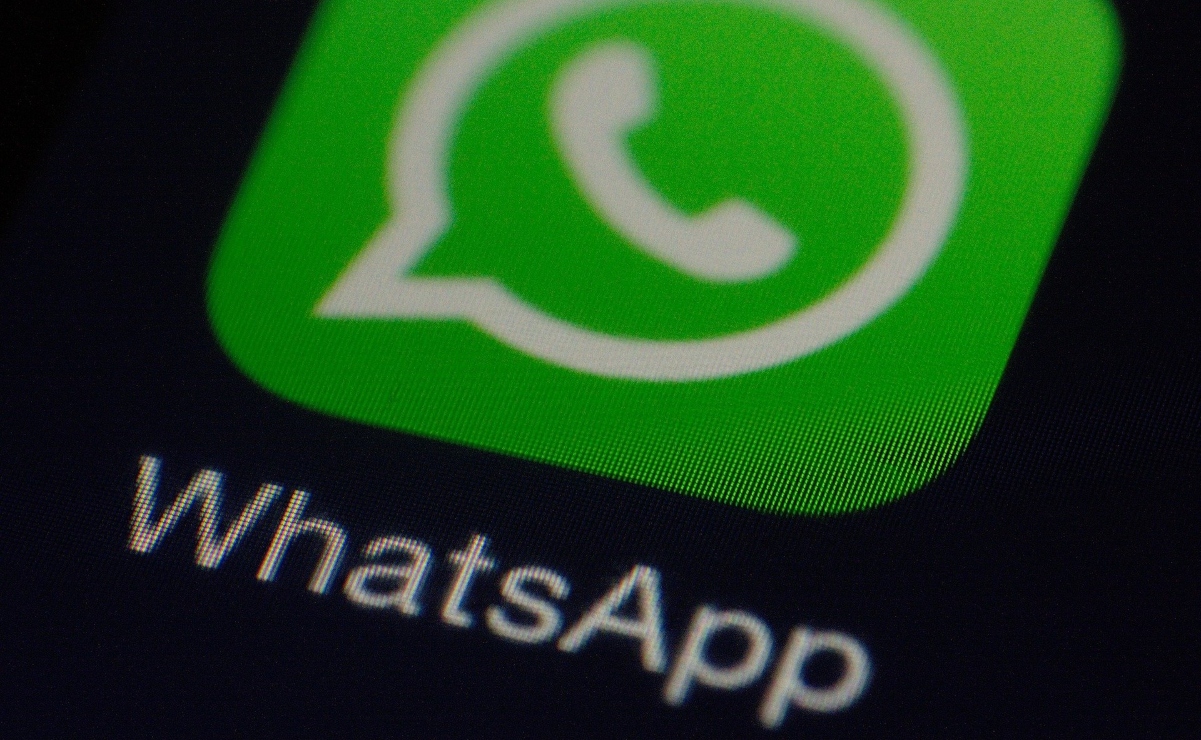 Llaman a políticos hackeados en WhatsApp a denunciar ante la FGR