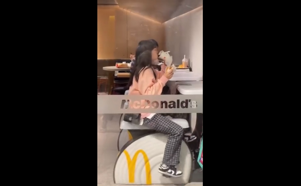 Ejercítate mientras comes, McDonald's instala bicicletas en restaurante de China