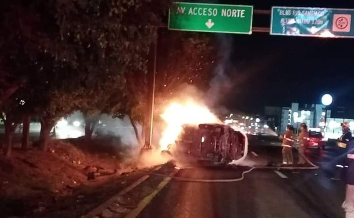 Hombre muere calcinado, tras sufrir accidente en carretera Matehuala