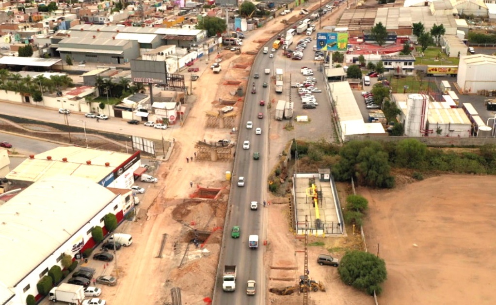 Reportan avance de obras en puentes de bulevar Rocha Cordero y Pemex