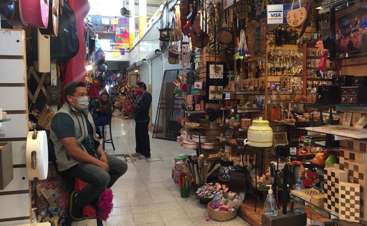 Por ambulantaje, locatarios de Mercado Hidalgo advierten que saldrán a vender a la calle