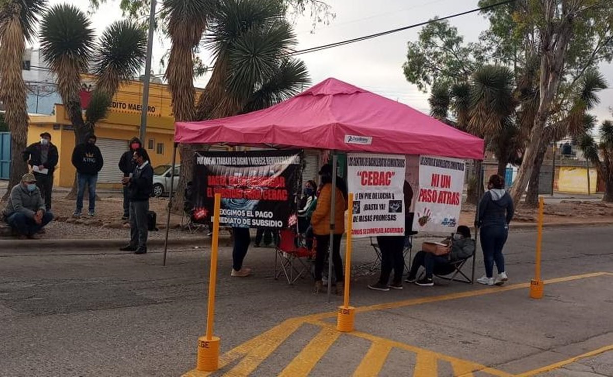 Directores de bachilleratos comunitarios se manifiestan frente a Sege; exigen pago de subsidios