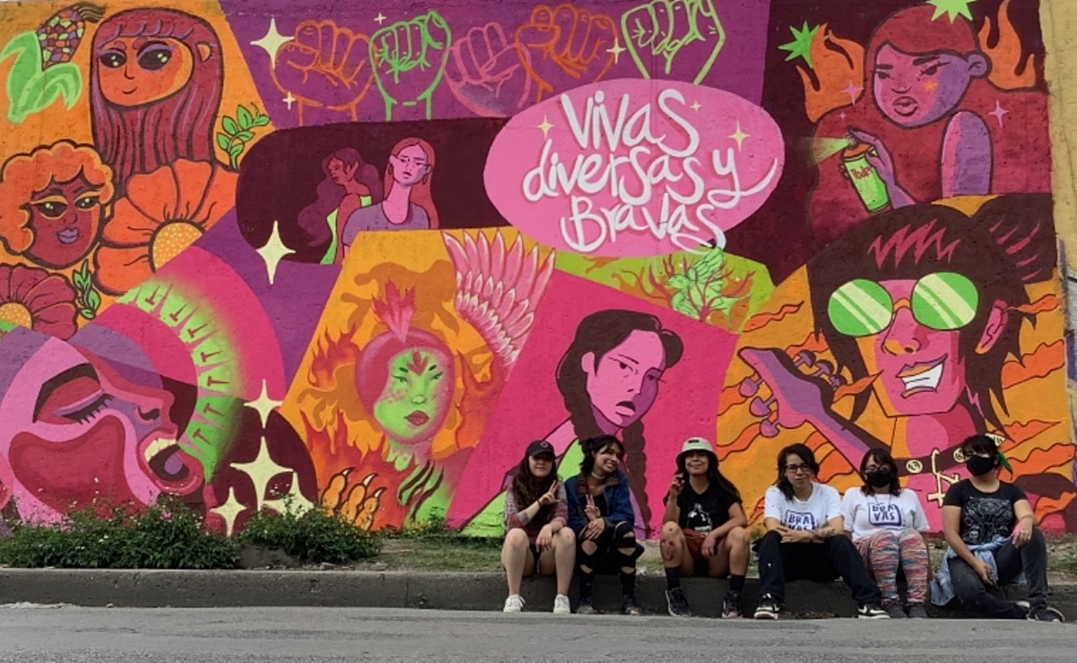 Feministas terminan uno de 4 murales que pintarán en Zona Metropolitana de SLP