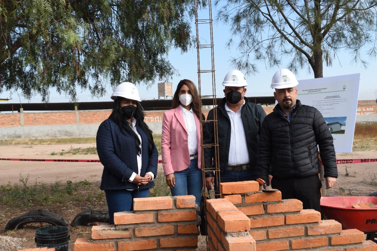 Colocan primera piedra de escuela en Villa de Arriaga; recibirá a 800 alumnos