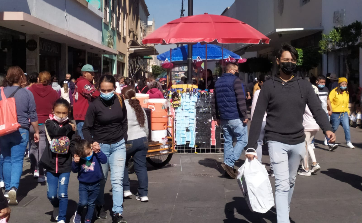 ¡Adiós a la sana distancia! Así lucen los comercios en San Luis Potosí