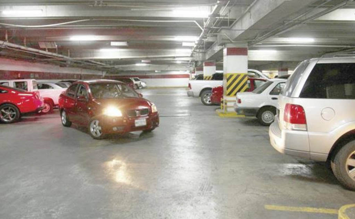 Dueños de estacionamientos en SLP podrían hacerse responsables por robos o daños a automóviles 