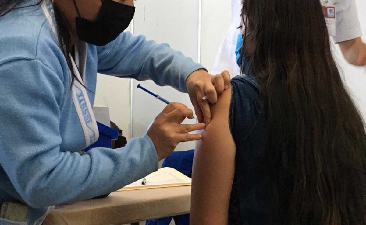 Aplicarán refuerzo de vacuna contra Covid-19 para mayores de 18 años en municipios de SLP 