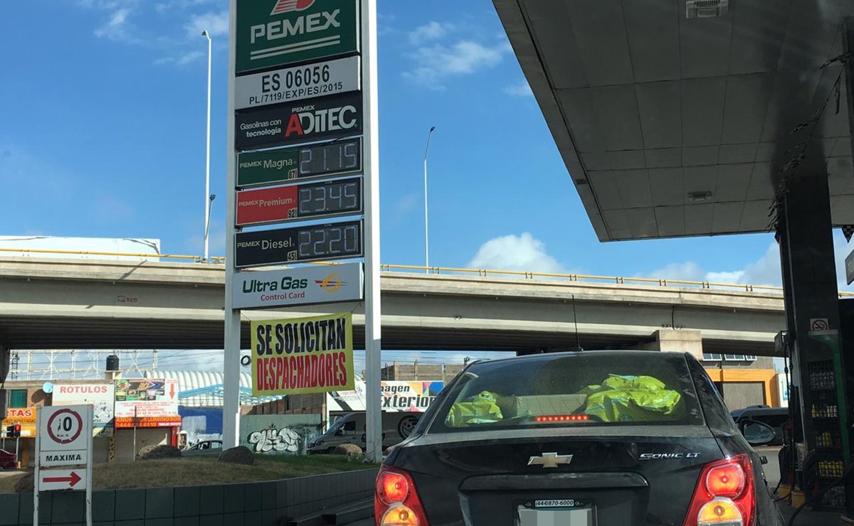 Canaco en SLP pide evitar compras de pánico de gasolina