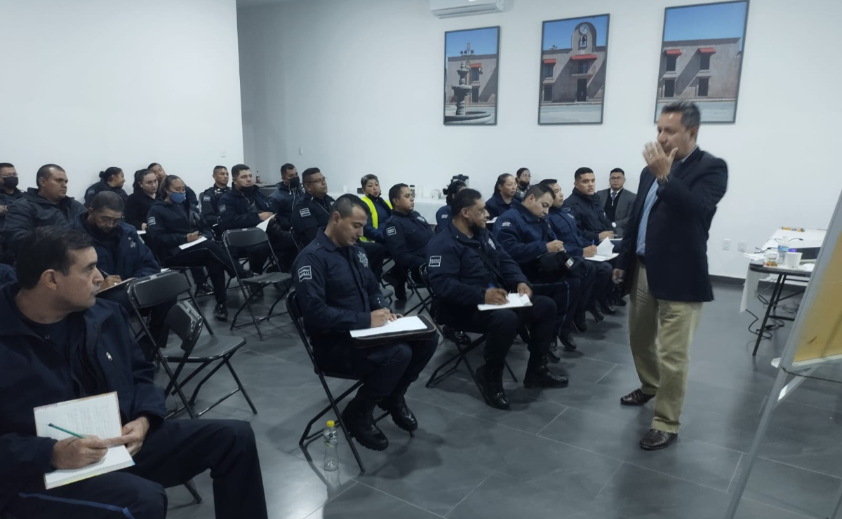 Especializan a policías municipales de Soledad en derechos humanos